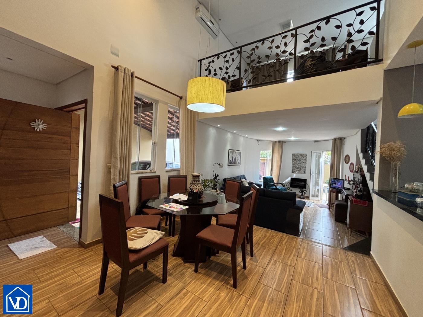 Casa, 4 quartos, 260 m² - Foto 1