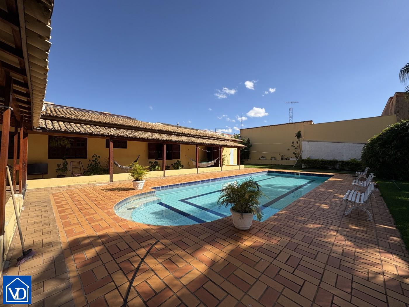 Chácara, 2 quartos, 1209 m² - Foto 1