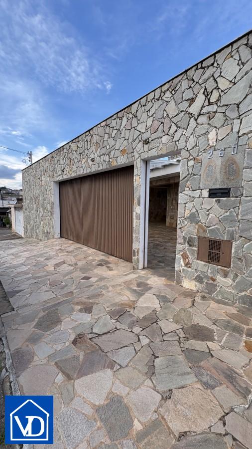 Casa, 3 quartos, 221 m² - Foto 1